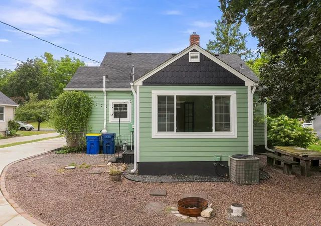 Photo 4 of Single family home for sale at 809 1st Street W, Northfield, MN 55057 | MLS# 7141386 | Listing updated on 2026-09-15