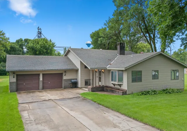 Photo 2 of Single family home for sale at 280 Colfax Ave Ne, Hector, MN 55342 | MLS# 7141563 | Listing updated on 2026-09-11