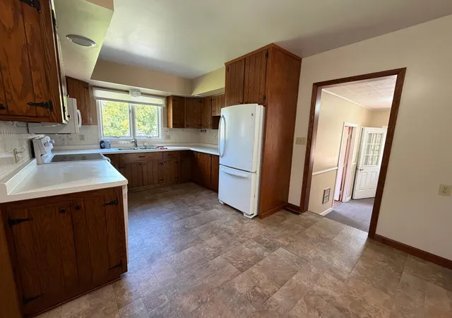 Photo 3 of Sale Pending at 501 Center St E, Roseau, MN 56751 | MLS# 7141568 | Listing updated on 2026-09-14