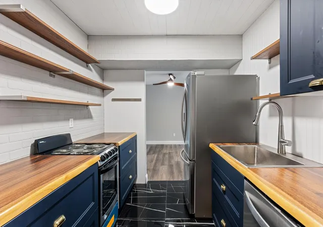 Photo 3 of Condo for sale at 2700 Oxford St N #101, Saint Paul, MN 55113 | MLS# 7141633 | Listing updated on 2026-09-24