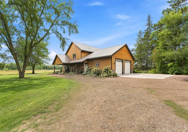 Photo 2 of Single family home for sale at 3331 Sunset St, Hinckley, MN 55037 | MLS# 7141740 | Listing updated on 2026-10-03