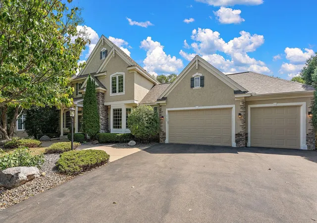 Photo 2 of Single family home for sale at 3749 Fairway Dr, Saint Paul, MN 55125 | MLS# 7141780 | Listing updated on 2026-10-07