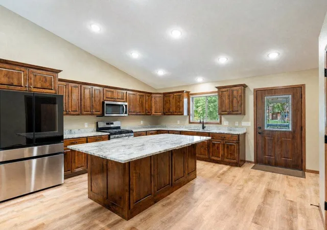 Photo 3 of Single family home for sale at 14470 Kimberlee Dr, Baxter, MN 56425 | MLS# 7141877 | Listing updated on 2026-09-15
