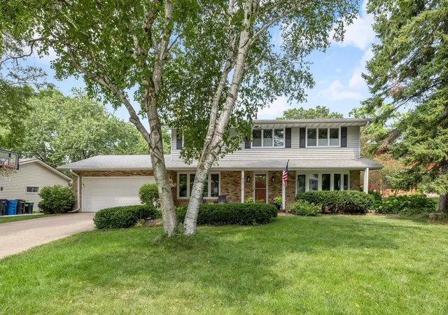 Photo 4 of Single family home for sale at 6312 Limerick Ln, Minneapolis, MN 55439 | MLS# 7141879 | Listing updated on 2026-09-10