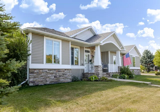 Photo 2 of Single family home for sale at 3847 43rd Avenue S, Moorhead, MN 56560 | MLS# 7141890 | Listing updated on 2026-09-11