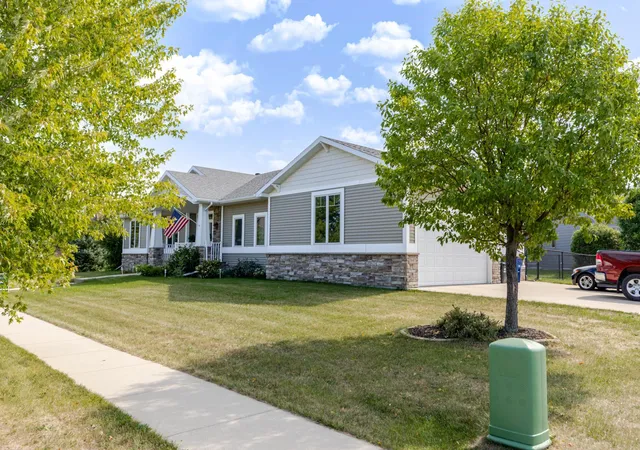 Photo 3 of Single family home for sale at 3847 43rd Avenue S, Moorhead, MN 56560 | MLS# 7141890 | Listing updated on 2026-09-11