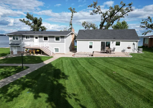 Photo 3 of Single family home for sale at 20337 Oakland Beach Rd, Detroit Lakes, MN 56501 | MLS# 7141926 | Listing updated on 2026-09-10