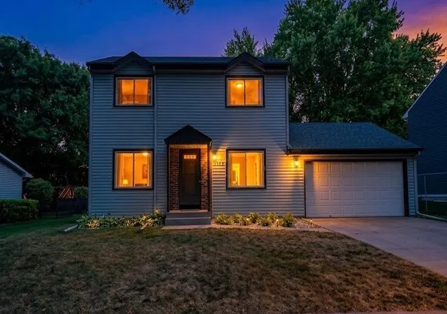 Photo 2 of Single family home for sale at 3235 Hamlet Dr, Saint Paul, MN 55125 | MLS# 7141929 | Listing updated on 2026-09-11