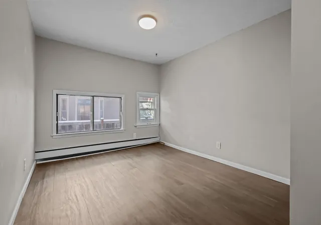 Listing Photo 5 - Condo for sale in building located at 2209 Aldrich Ave S, Minneapolis, MN 55405