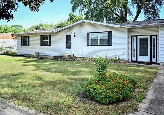 Photo 1 of Single family home for sale at 4618 W 5th Street, Winona, MN 55987 | MLS# 7142018 | Listing updated on 2026-10-02