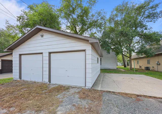 Photo 3 of House for sale at 226 3rd Avenue NE, Saint Cloud, MN 56304 | MLS# 7142047 | Listing updated on 2026-09-23