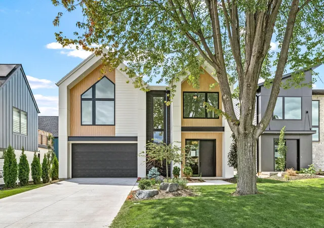 Photo 3 of Single family home for sale at 6136 Oaklawn Ave, Minneapolis, MN 55424 | MLS# 7142109 | Listing updated on 2026-09-10