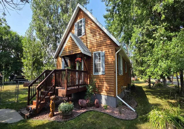 Single family home for sale at 1002 9th Avenue, International Falls, MN 56649 | MLS# 7142131