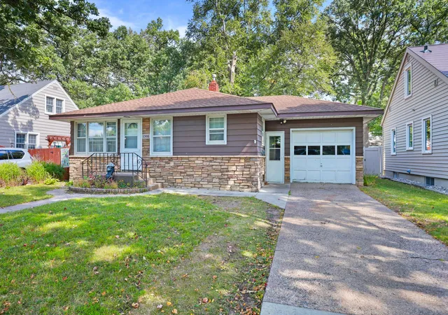 Photo 3 of Single family home for sale at 1506 8th Avenue N, Saint Cloud, MN 56303 | MLS# 7142135 | Listing updated on 2026-10-07