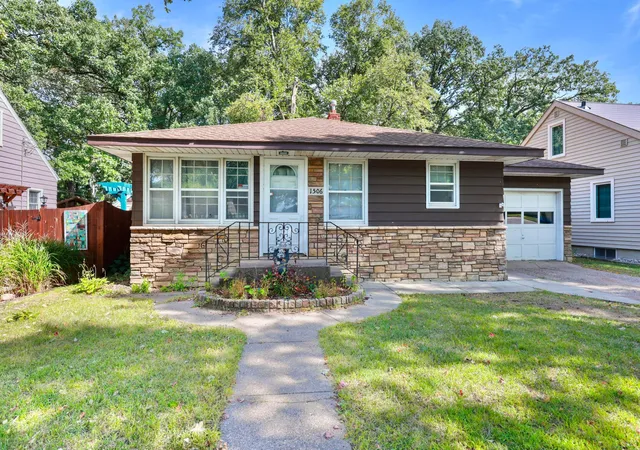 Photo 3 of Single family home for sale at 1506 8th Avenue N, Saint Cloud, MN 56303 | MLS# 7142135 | Listing updated on 2026-10-28