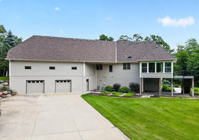 Photo 3 of Single family home for sale at 20286 Saint Croix Trl N, Scandia, MN 55073 | MLS# 7142137 | Listing updated on 2026-09-10