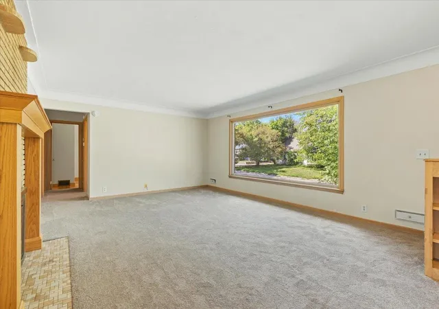Listing Photo 4 - Condo for sale in building located at 6193 49th St N, Oakdale, MN 55128