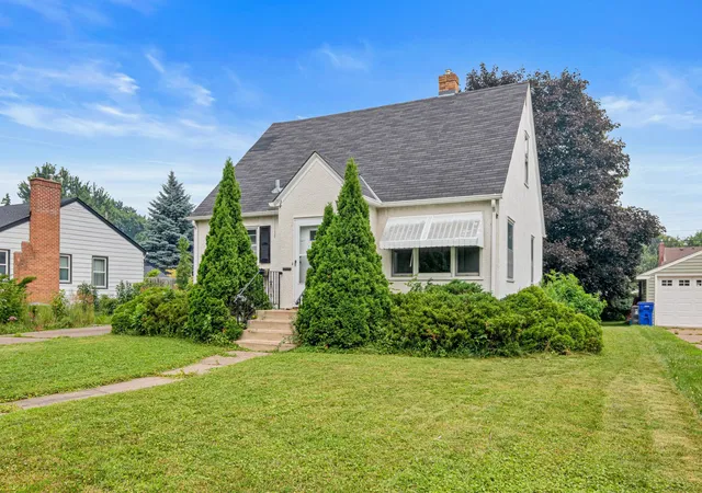 Photo 1 of Single family home for sale at 1394 Mackubin St, Saint Paul, MN 55117 | MLS# 7142202 | Listing updated on 2026-09-14