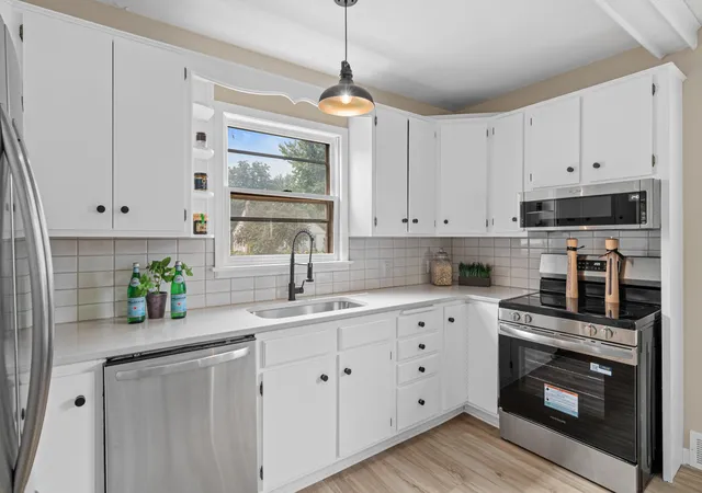 Photo 3 of Single family home for sale at 1394 Mackubin St, Saint Paul, MN 55117 | MLS# 7142202 | Listing updated on 2026-09-14