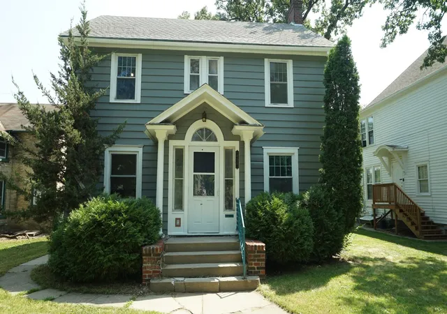 Photo 1 of Single family home for sale at 406 7th Avenue S, Saint Cloud, MN 56301 | MLS# 7142206 | Listing updated on 2026-09-12