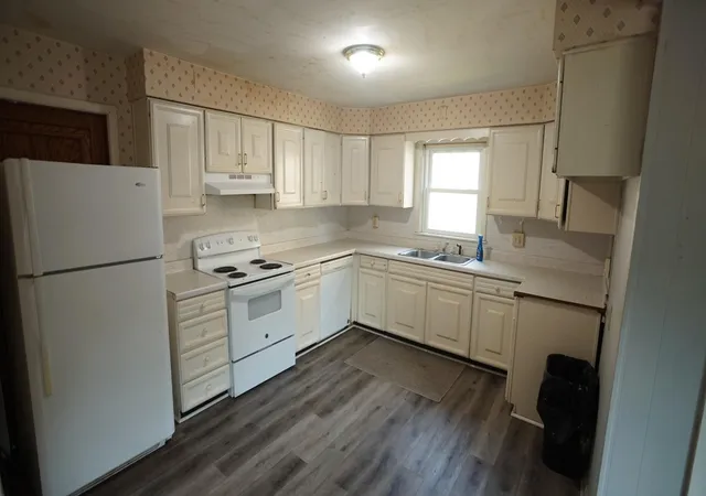 Photo 2 of Single family home for sale at 406 7th Avenue S, Saint Cloud, MN 56301 | MLS# 7142206 | Listing updated on 2026-09-12