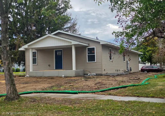 Photo 3 of Single family home for sale at 923 10th Avenue S, Saint Cloud, MN 56301 | MLS# 7142407 | Listing updated on 2026-09-15