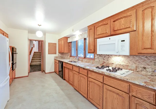 Photo 4 of Single family home for sale at 1200 Fls View Ct, Saint Paul, MN 55118 | MLS# 7142420 | Listing updated on 2026-10-30