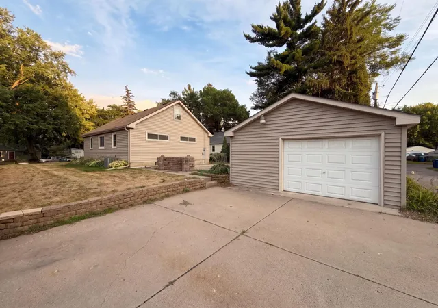 Photo 4 of Sale Pending at 572 11th Avenue NW, Saint Paul, MN 55112 | MLS# 7142568 | Listing updated on 2026-10-31