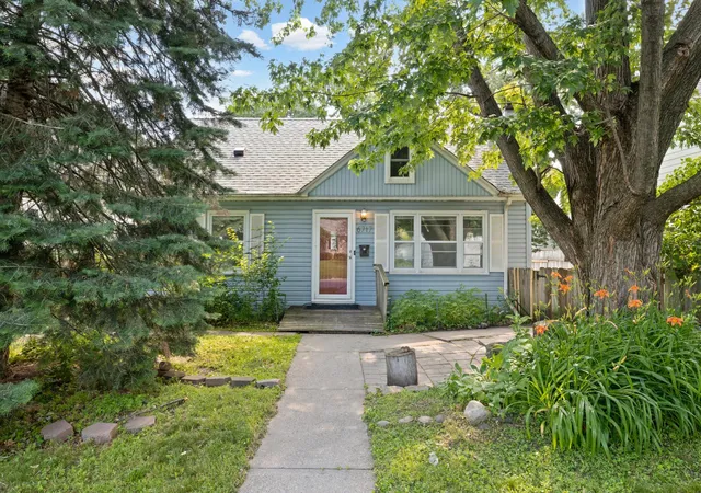 Photo 1 of Single family home for sale at 6717 Queen Ave S, Minneapolis, MN 55423 | MLS# 7142571 | Listing updated on 2026-09-11