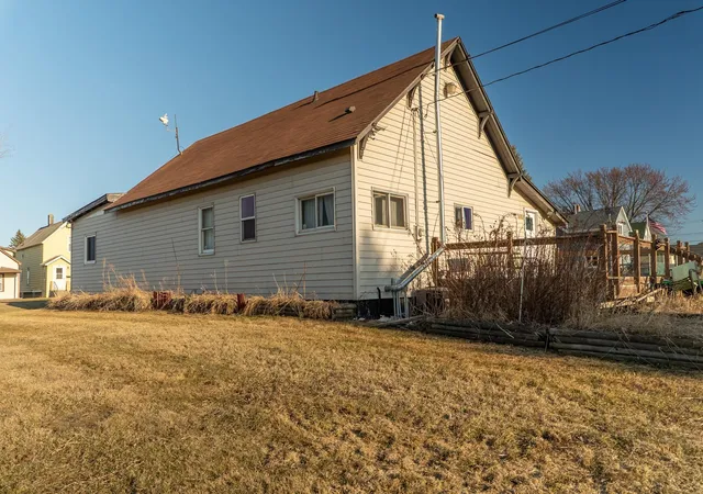 Photo 2 of Single family home for sale at 409 Clough Ave, Superior, WI 54880 | MLS# 7142583 | Listing updated on 2026-09-14
