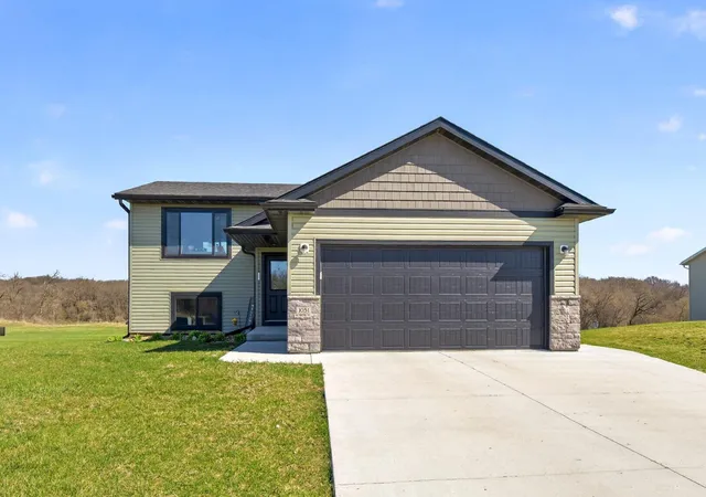 Photo 1 of Sale Pending at 1051 3rd Street, Wanamingo, MN 55983 | MLS# 7142589 | Listing updated on 2026-09-11