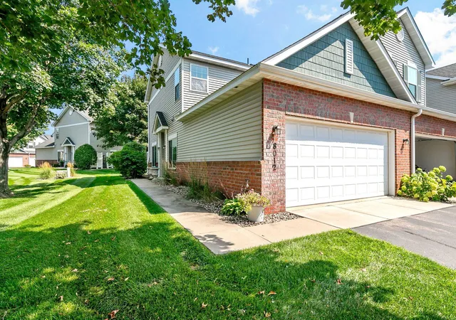 Photo 1 of Single family home for sale at 8012 Stratford Cir S, Shakopee, MN 55379 | MLS# 7142596 | Listing updated on 2026-09-11