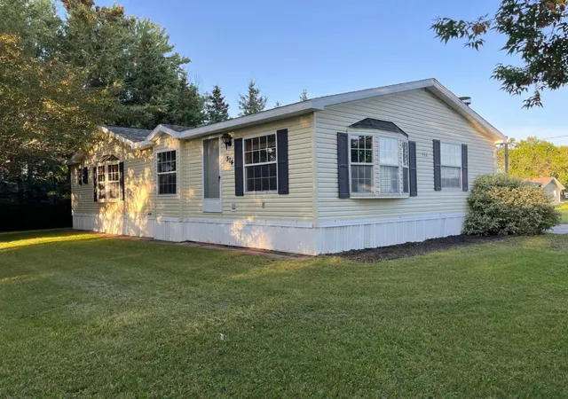 Single family home for sale at 314 6th Avenue SE, Baudette, MN 56623 | MLS# 7142612