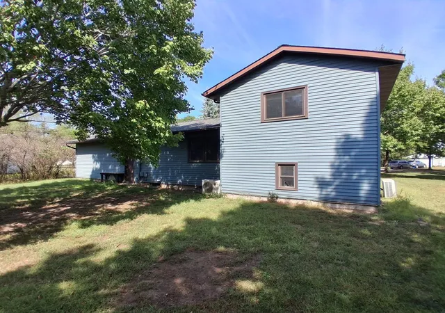 Photo 1 of Single family home for sale at 831 Cumming Ln, Saint Cloud, MN 56301 | MLS# 7142627 | Listing updated on 2026-10-30