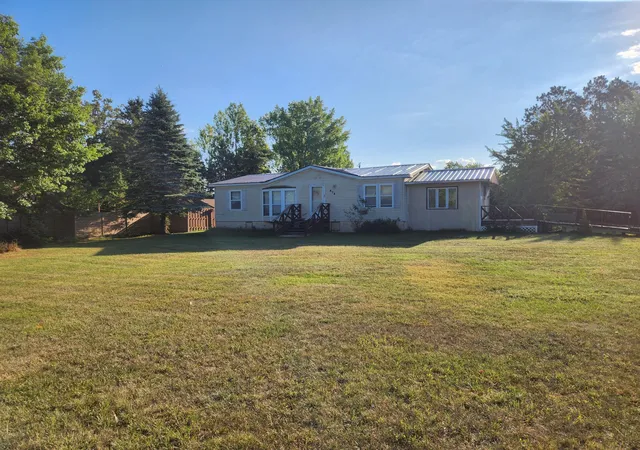 Photo 2 of Single family home for sale at 404 Grove Ave N, Park Rapids, MN 56470 | MLS# 7142718 | Listing updated on 2026-09-15