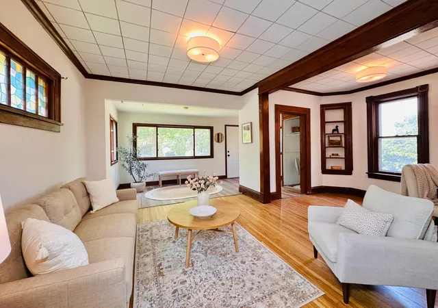 Photo 3 of Single family home for sale at 418 Belvidere St E, Saint Paul, MN 55107 | MLS# 7142773 | Listing updated on 2026-09-15