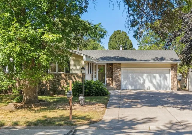 Photo 3 of Single family home for sale at 9920 36th Place N, Minneapolis, MN 55441 | MLS# 7142876 | Listing updated on 2026-09-12