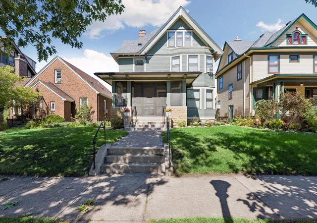 Photo 1 of Single family home for sale at 1089 Lincoln Ave, Saint Paul, MN 55105 | MLS# 7142956 | Listing updated on 2026-09-15