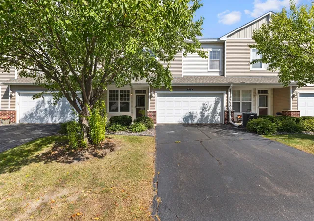 Photo 2 of Single family home for sale at 721 Willow Glen Dr, Buffalo, MN 55313 | MLS# 7142962 | Listing updated on 2026-09-12