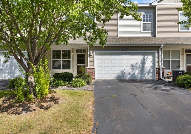 Photo 3 of Single family home for sale at 721 Willow Glen Dr, Buffalo, MN 55313 | MLS# 7142962 | Listing updated on 2026-09-12