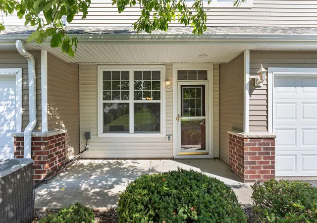 Photo 4 of Single family home for sale at 721 Willow Glen Dr, Buffalo, MN 55313 | MLS# 7142962 | Listing updated on 2026-09-12