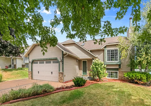 Photo 2 of Single family home for sale at 8844 Acadia Rd, Saint Paul, MN 55125 | MLS# 7142992 | Listing updated on 2026-09-15