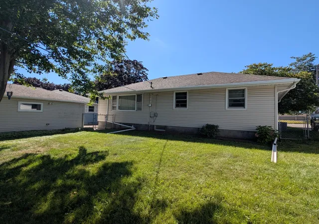 Photo 3 of Single family home for sale at 1512 16 1/2 Ave, Rochester, MN 55901 | MLS# 7143032 | Listing updated on 2026-09-12