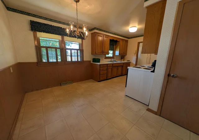 Photo 3 of Single family home for sale at 1512 16 1/2 Ave, Rochester, MN 55901 | MLS# 7143032 | Listing updated on 2026-09-12