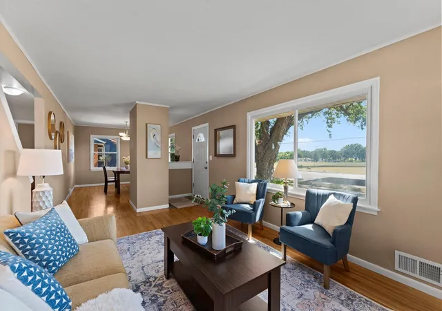 Photo 3 of Single family home for sale at 2900 W 84th Street, Minneapolis, MN 55431 | MLS# 7143088 | Listing updated on 2026-10-22
