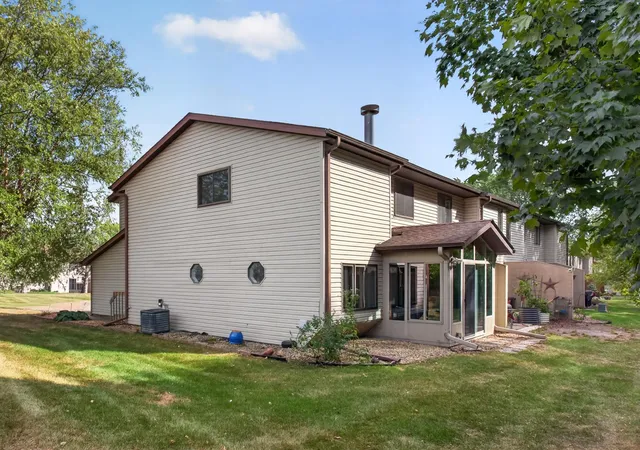 Photo 3 of Single family home for sale at 17541 Ionia Path, Lakeville, MN 55044 | MLS# 7143099 | Listing updated on 2026-09-22