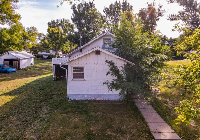 Photo 2 of Single family home for sale at 432 7th Avenue Ne, Valley City, ND 58072 | MLS# 7143178 | Listing updated on 2026-09-19