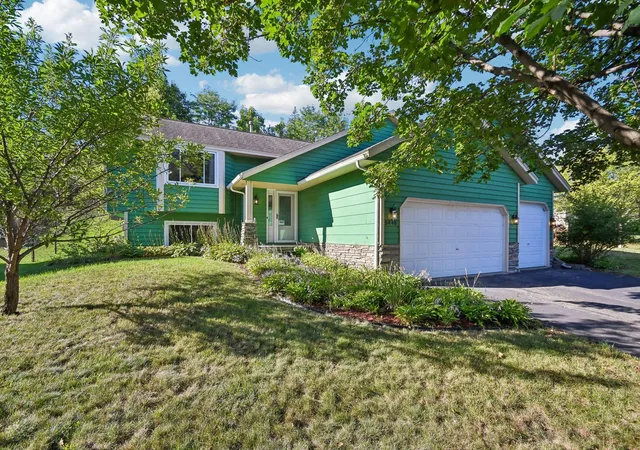 Photo 3 of Single family home for sale at 5448 187th Street W, Farmington, MN 55024 | MLS# 7143196 | Listing updated on 2026-09-14