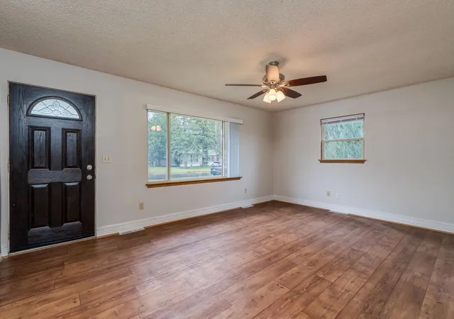 Listing Photo 4 - Condo for sale in building located at 105 Jay St, Le Sueur, MN 56058