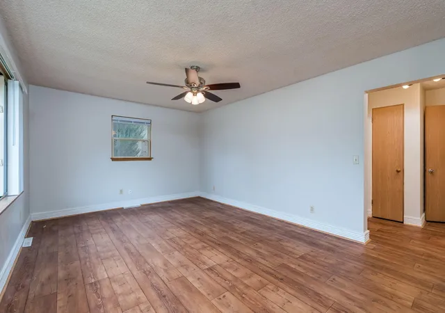 Listing Photo 5 - Condo for sale in building located at 105 Jay St, Le Sueur, MN 56058